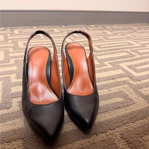 Elegant Vionic Black Slingback heels